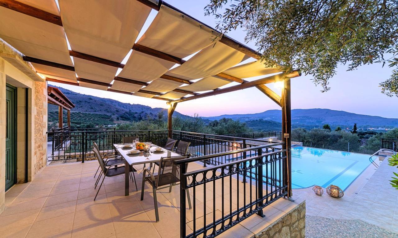 Villa Stelios Private Pool เยโอริยิอูโปลิส ภายนอก รูปภาพ