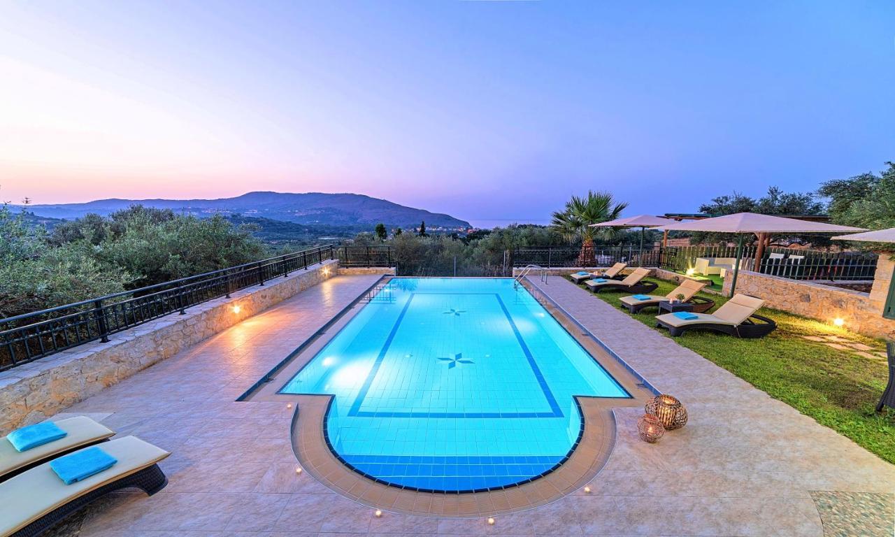 Villa Stelios Private Pool เยโอริยิอูโปลิส ภายนอก รูปภาพ