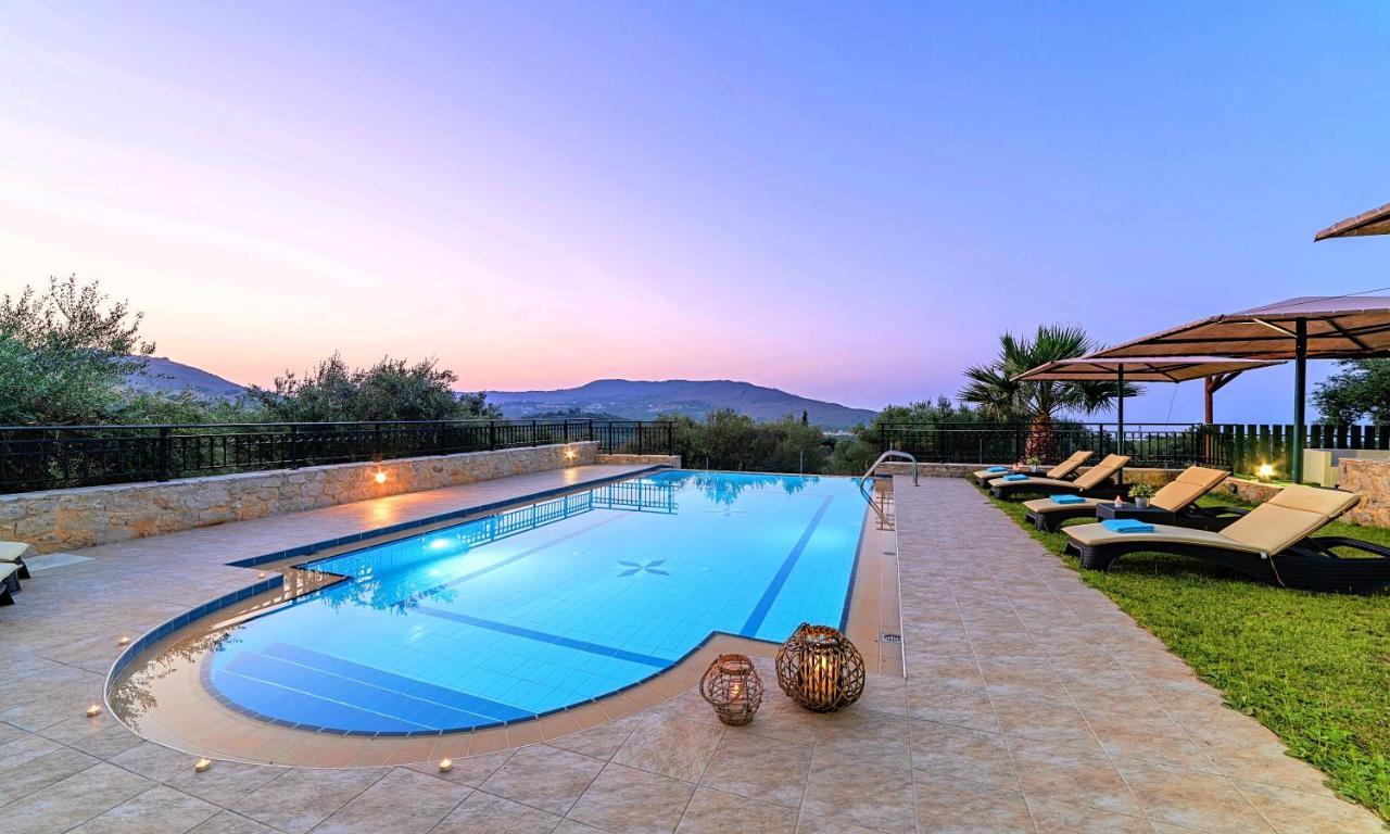 Villa Stelios Private Pool เยโอริยิอูโปลิส ภายนอก รูปภาพ